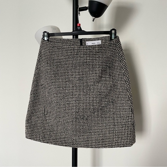 Mango Dresses & Skirts - Mango Mini Skirt